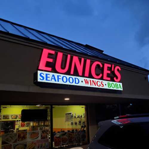 Eunice's Seafood,Wings & Boba Tea logo